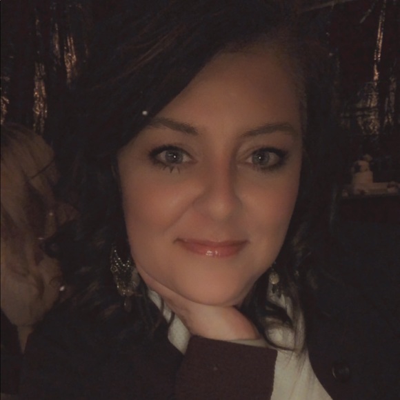 Meet your Posher, Tonya - Picture 1 of 1